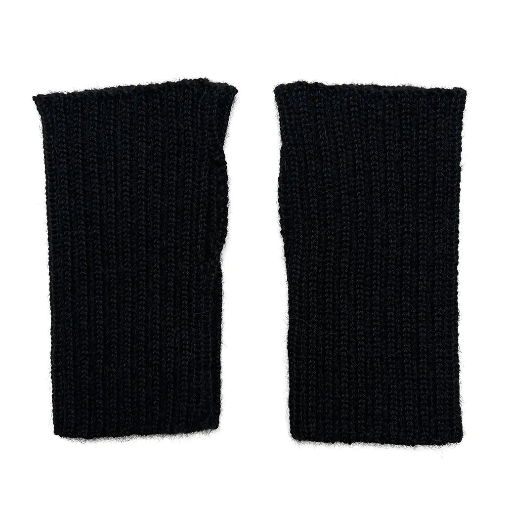 Fair Trade Black Minimalist Alpaca Gloves 1