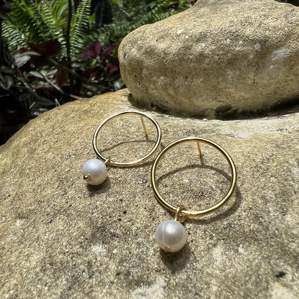 Fair Trade Circle Freshwater Pearl Earrings 3